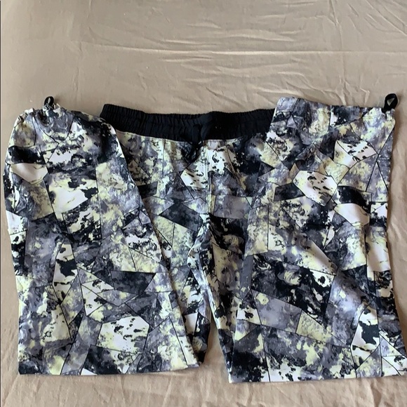 Central Park ACTIVE WEAR - Picture 2 of 8